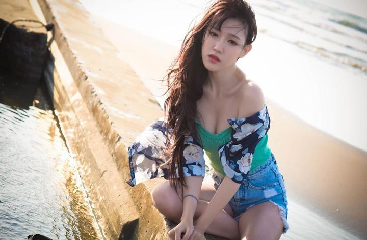 小猫的好奇心