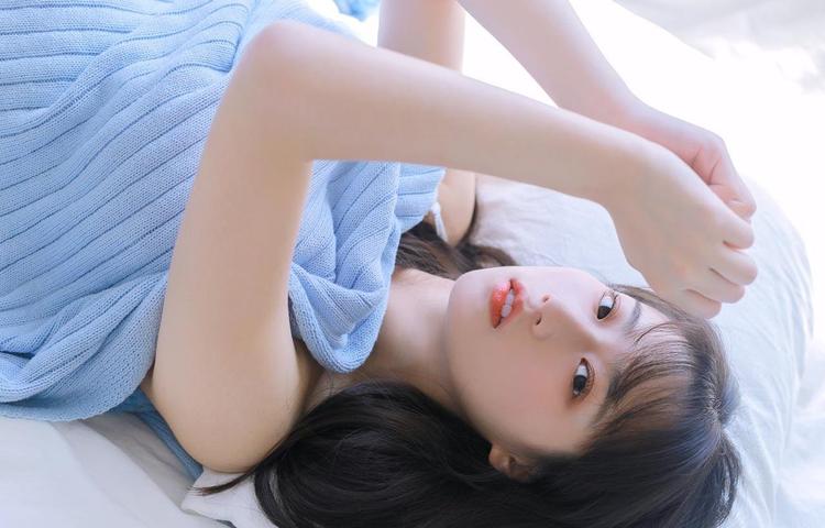 职场穿搭中的丝袜运用