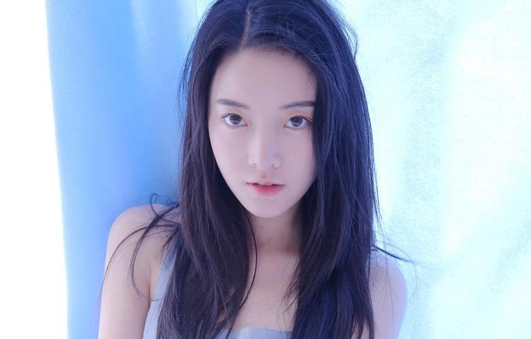 草莓小洞榨汁的尝试